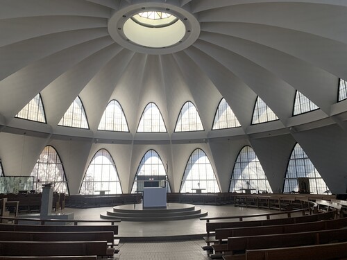 Hellmuth, Obata + Kassabaum (HOK), Abbey Church, Saint Louis Priory School (Priory Chapel), Creve Coeur, 1956–62, interior. Photo by Eric P. Mumford. Courtesy of Eric P. Mumford.